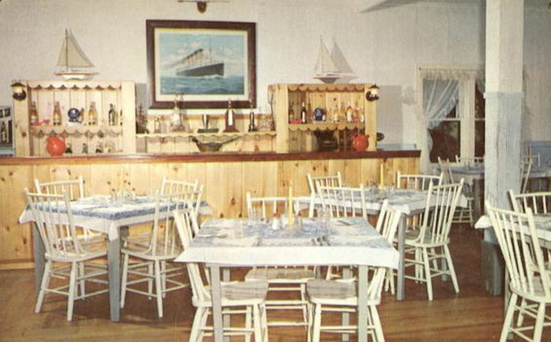 Hotel Saugatuck (Twin Gables Hotel) - Vintage Postcard (newer photo)